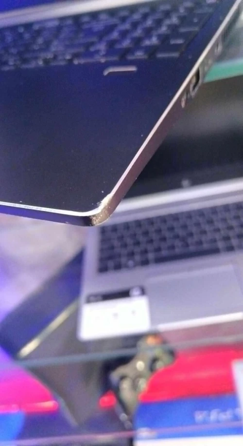 9/10 laptop gamer 