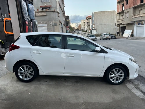 Toyota Auris 2013 Dynamique +