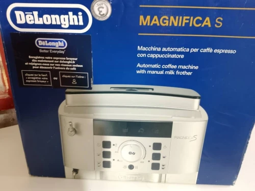 Délonghi magnifica s