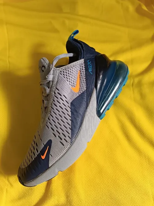 Air max 270 gs comme neuf 
