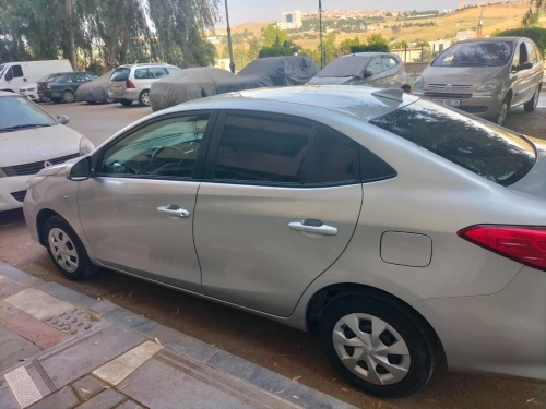 Toyota Yaris 2023 Vitres électriques climatisation