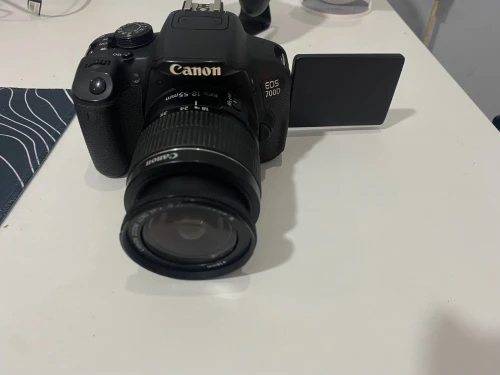 Canon 700D 