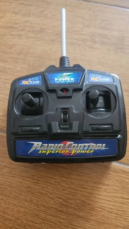 A vendre voiture électrique télécommandée enfant (moin de 30kg)
