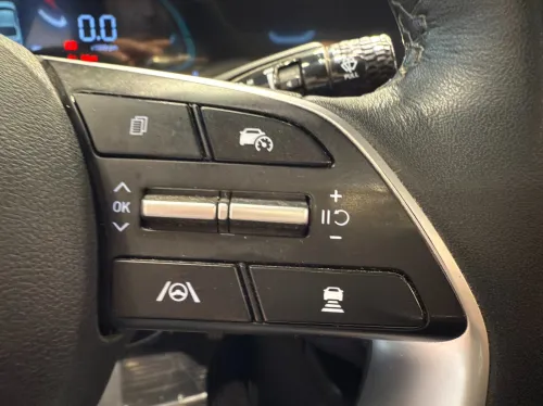 Hyundai Elantra 2025 luxury