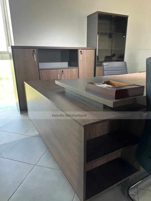 Bureau administratif moderne 