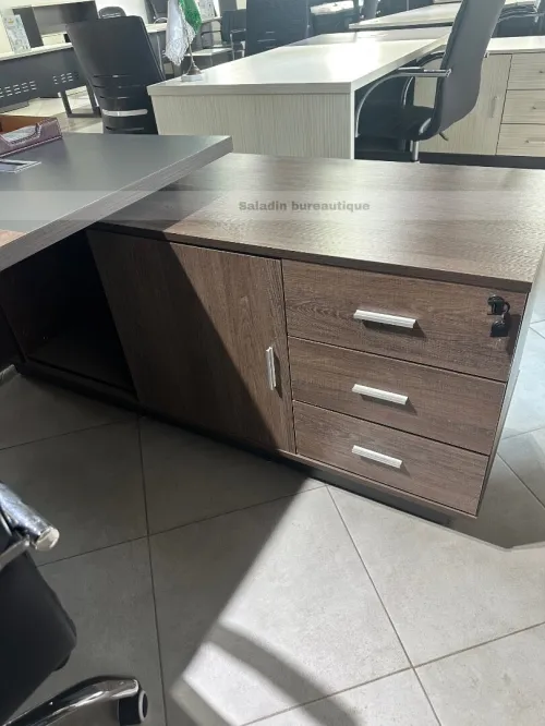 Bureau administratif moderne 