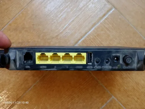 Modem Routeur 4 Antennes Sans Fil N300 ADSL2 + MODEM Router 