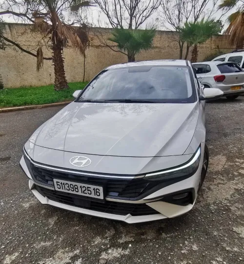 Hyundai Elantra 2025 GLX