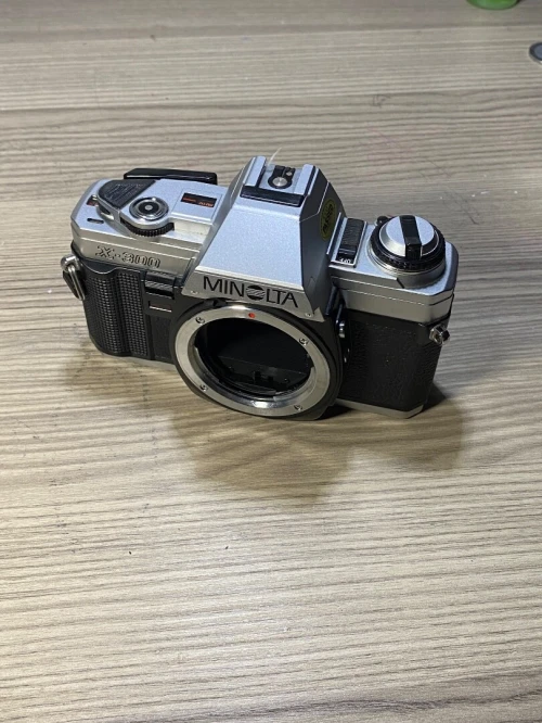 Appareil photo argentique Minolta X-300 vintage + objectif  + filtre