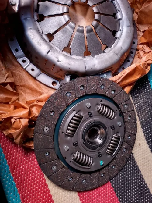 Disque platou nissan sunny n17