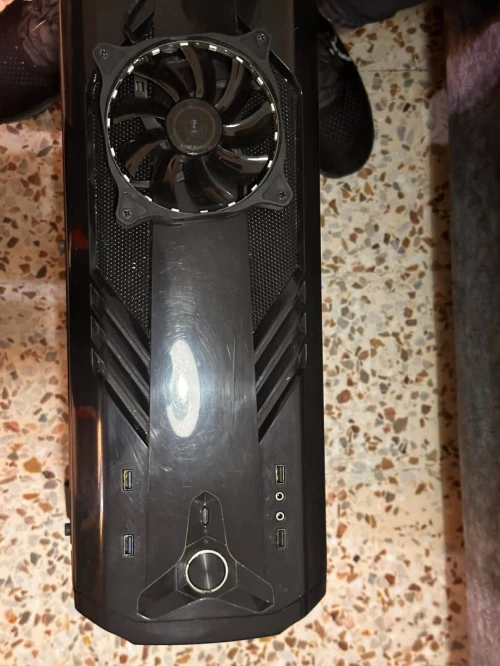 Boitier gaming avec ses ventilateurs RGB