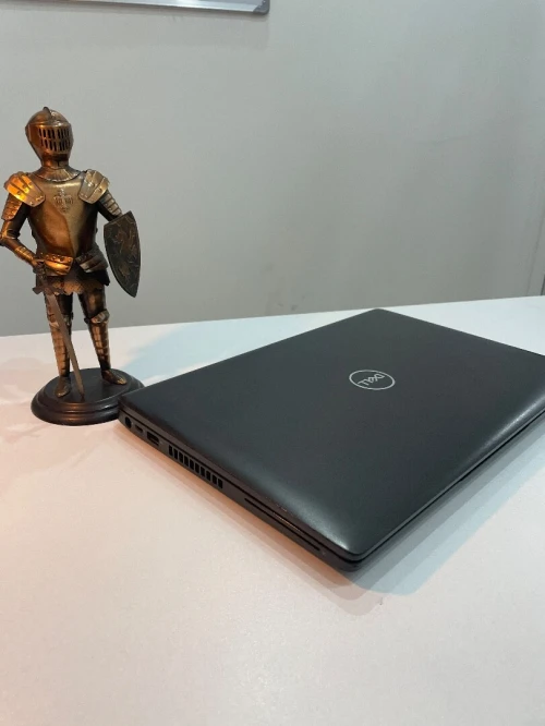 Dell latitude 5400 i7-8665U / 8GB / 256gb ssd / 14"