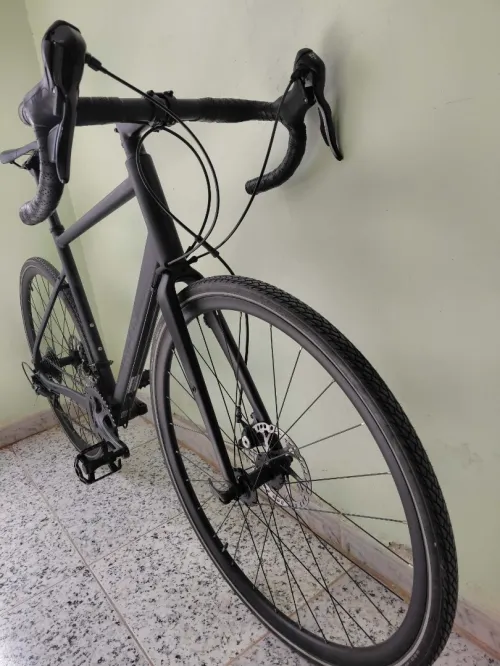 Velo vtc triban rc500 L neuf
