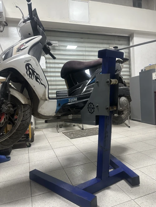 Pont élévateur de moto à vis