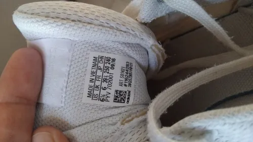 Adidas originale ملبوسا سوما شابا