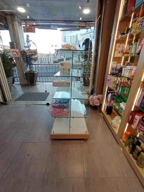 vitrine comptoire en verre 