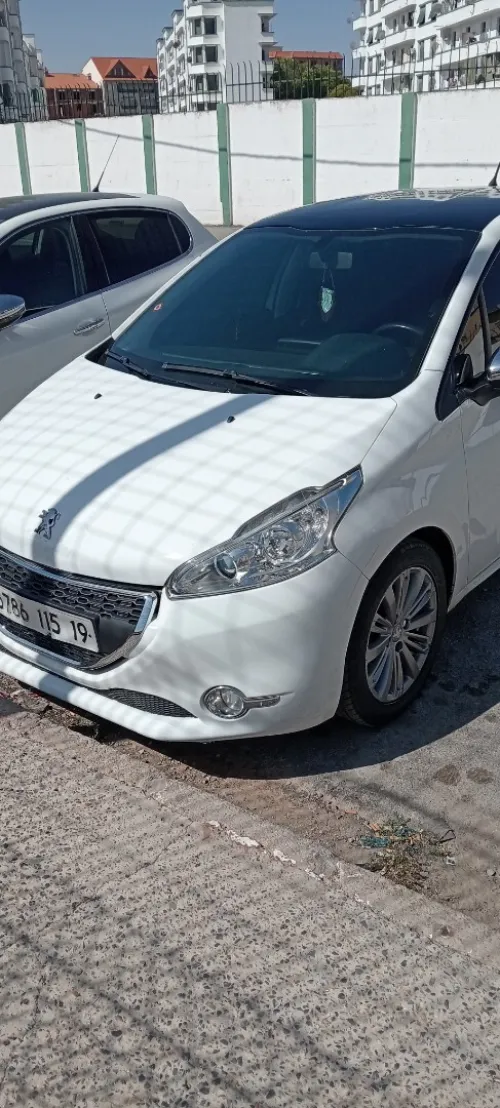 Peugeot 208 2015 Active Facelift