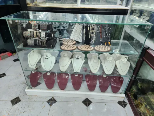 Vitrine et comptoir 