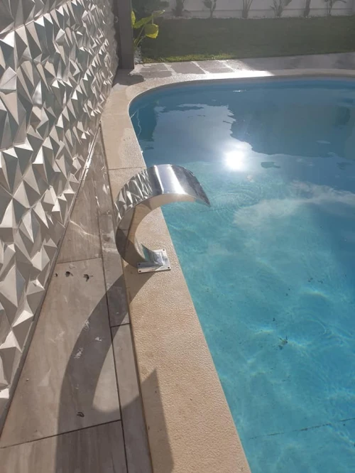  بيع معدات النافورات وأحواض السباحة Vente équipement de fontaine et piscine