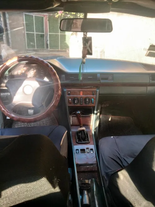 Mercedes 250D 1986 