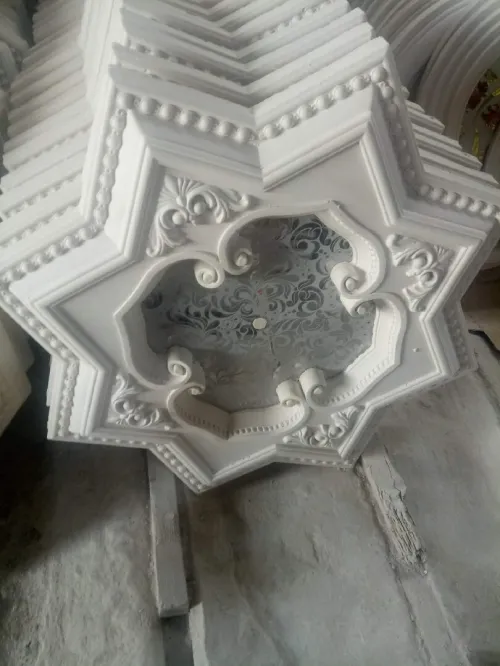 Nous vous proposons des services professionnels dans le domaine de :  Placoplatre  Peinture moderne et classique  Décoration intérieure (plafonds, murs, design moderne