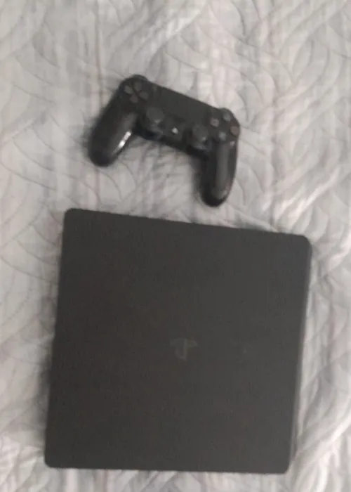 Ps4 slim plus cd gta 5oo go version 13.52 jms ouverte et le prix et négociable