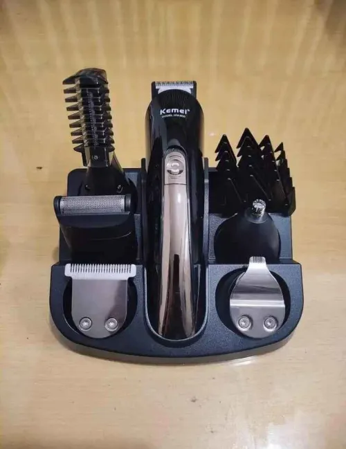 Promotion Tondeuse Kemei (11 in 1)