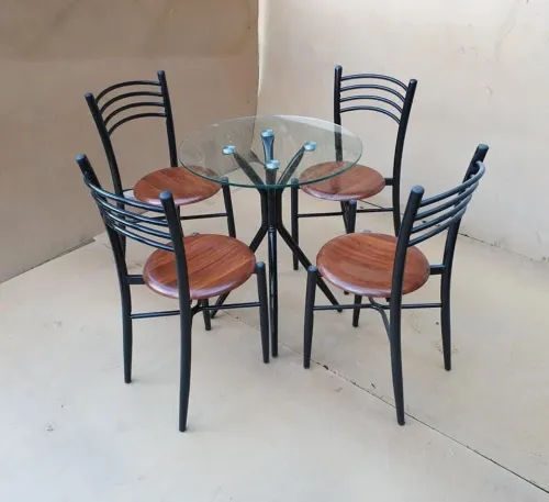 table de cuisine ouedkniss  tolix   بلاستك طاولات و كرسي