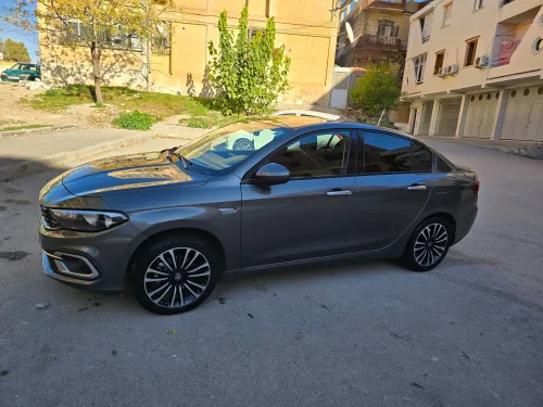 Fiat Tipo Sedan 2023 Life toute options