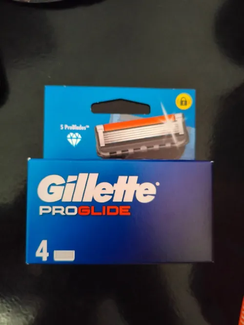Tondeuse & Kit de Rasage Gillette Tout-en-Un Visage & Corps (Neuf, scellé)