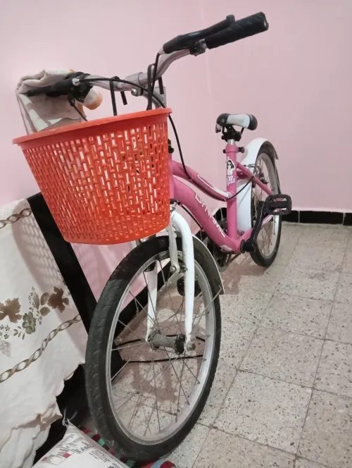 Un très beau vélo pour filles de marque française 21 pouces 