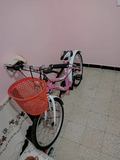 Un très beau vélo pour filles de marque française 21 pouces 