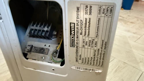 Climatiseur MAXWELL 12000 BTU + accessoires et supports