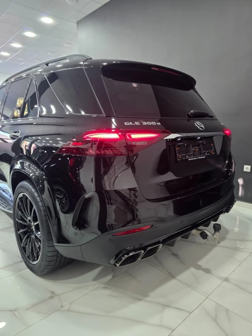 GLE 300  7 Places 2025