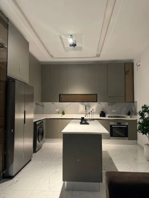 Cuisine équipée Moderne En Eegger & HDF 2026