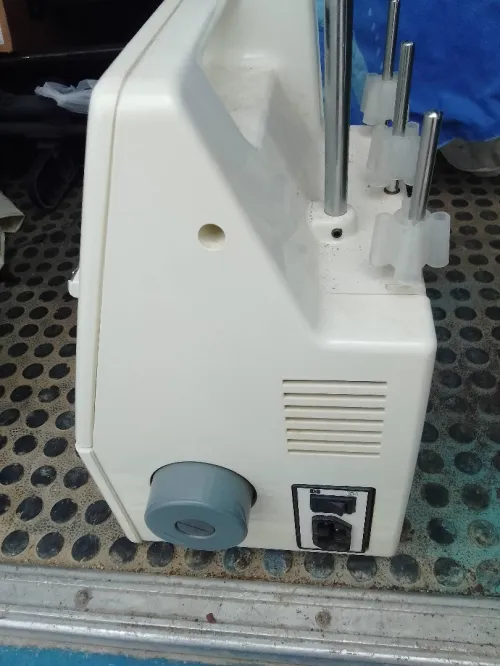Machine à coudre ALTIC surjeteuse 3fils