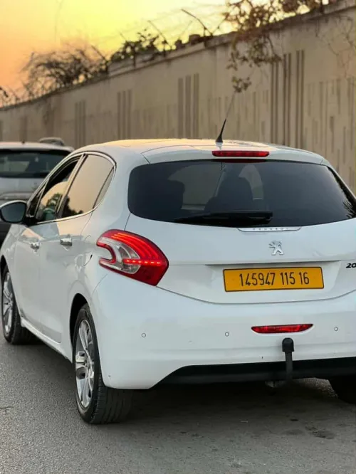 Peugeot 208 2015 Access Facelift