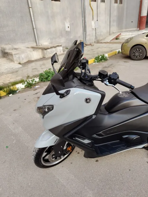 Yamaha Tmax 2025