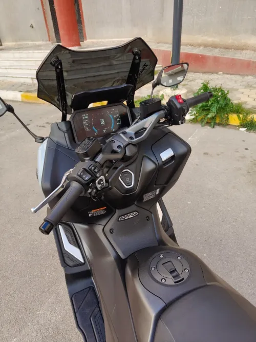 Yamaha Tmax 2025