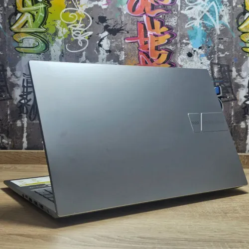 Asus Vivobook x1502VA i9 13900H 512Gb 16 Go 15'6 Full HD