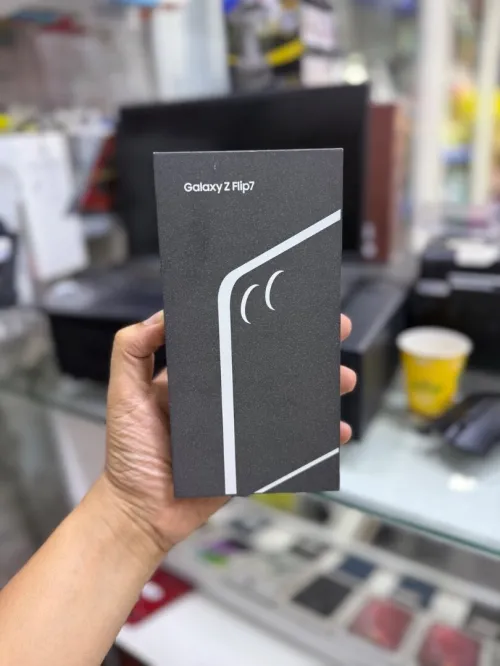 Samsung Galaxy Z flip7 12/512 coffret