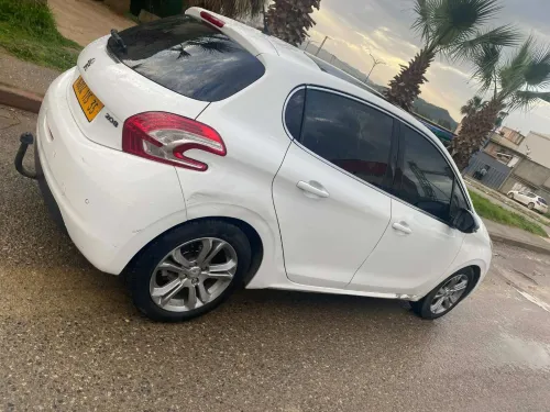 Peugeot 208 2014 Allure
