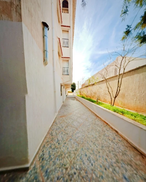 Location Appartement Niveau de villa F4 Alger El biar