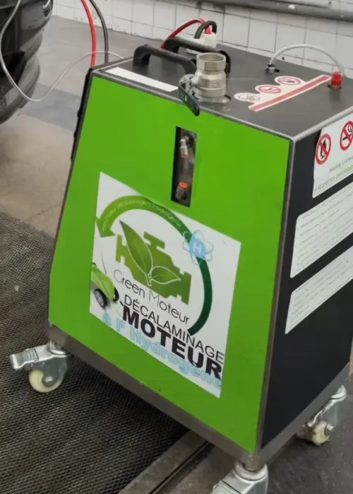 Machine décalaminage moteur à l'hydrogène 