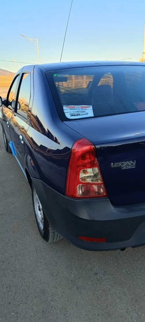 Dacia Logan 2009 لباز