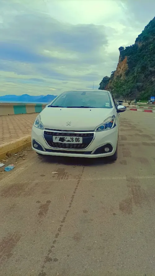 Peugeot 208 2016 Active Facelift
