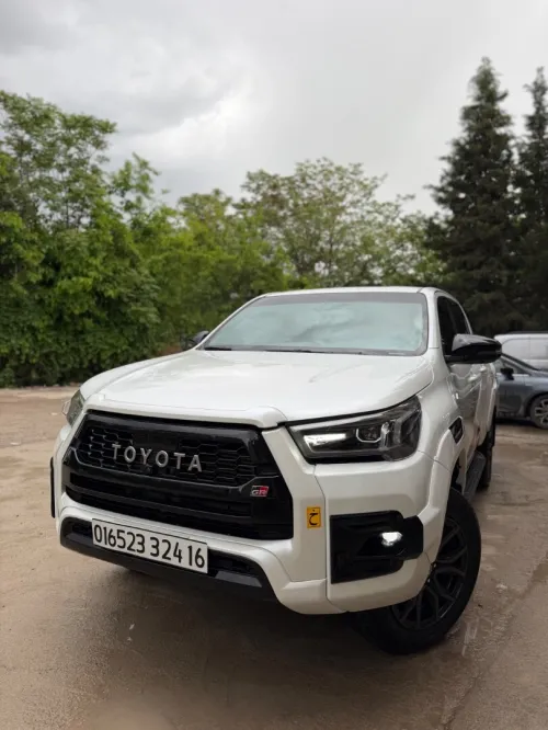 Toyota Hilix 2024 GR