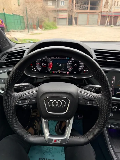 Audi Q3 2023 S line