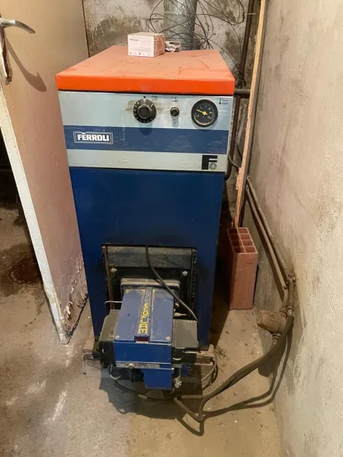 chaudiere ferroli gasoil  70KW