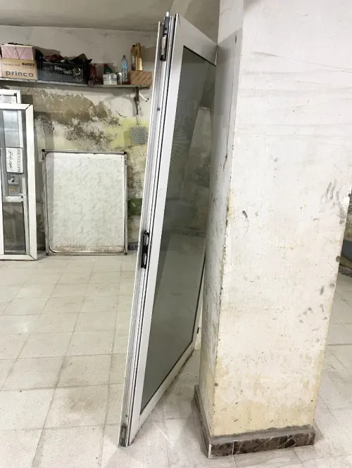 portes et séparations en aluminium